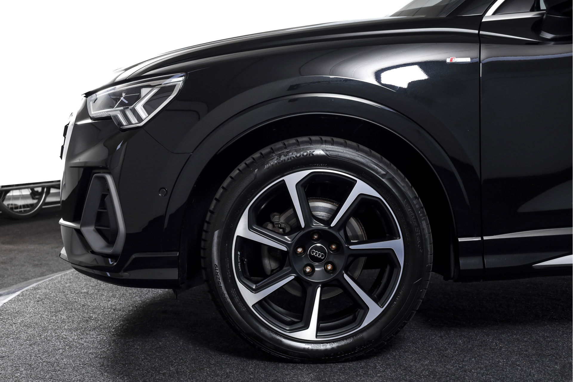 Audi - Q3