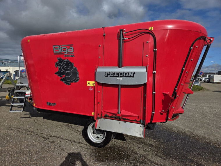 Foto van Peecon Voermengwagen Biga 18-215 Twin Future