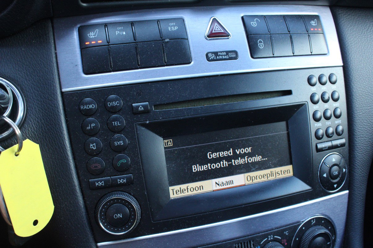 Mercedes-Benz 180 K. AUT XENON LEDER PANO BLEUT PDC '09 - foto 18