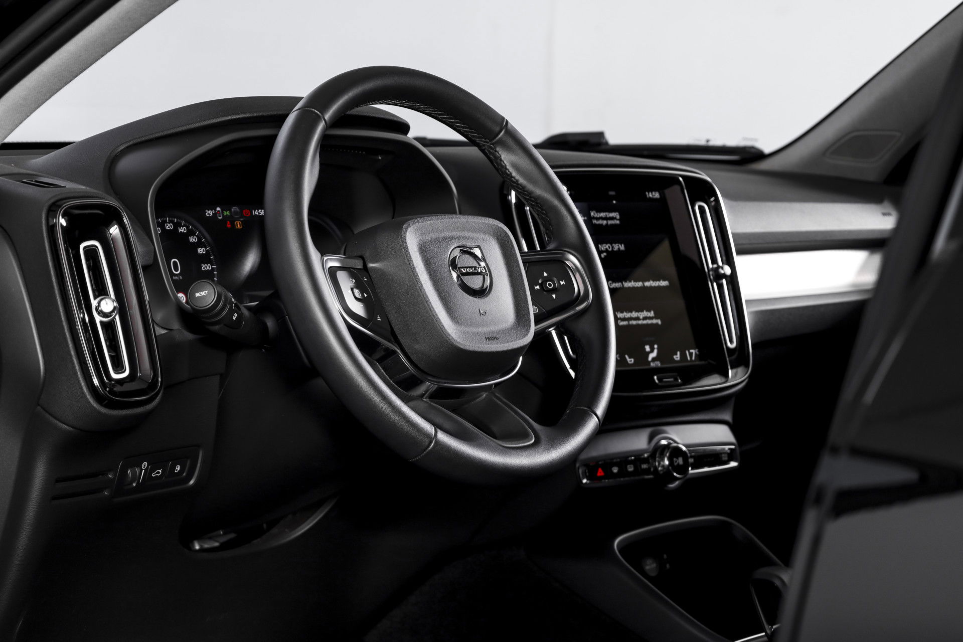 Volvo - XC40