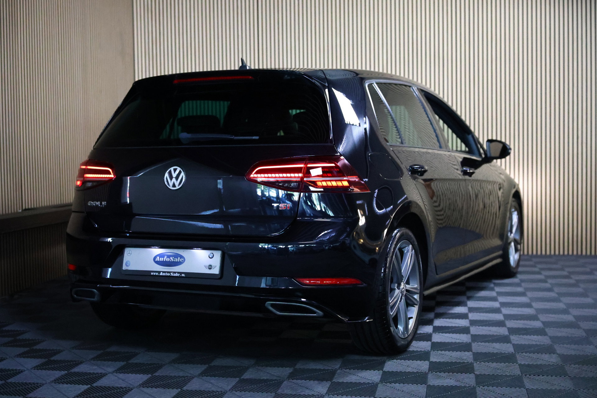 Volkswagen 1.5 TSI Highline Business R DSG NAVI DYNAUDIO ACC CLIMA STOELVW LED '17 - foto 3