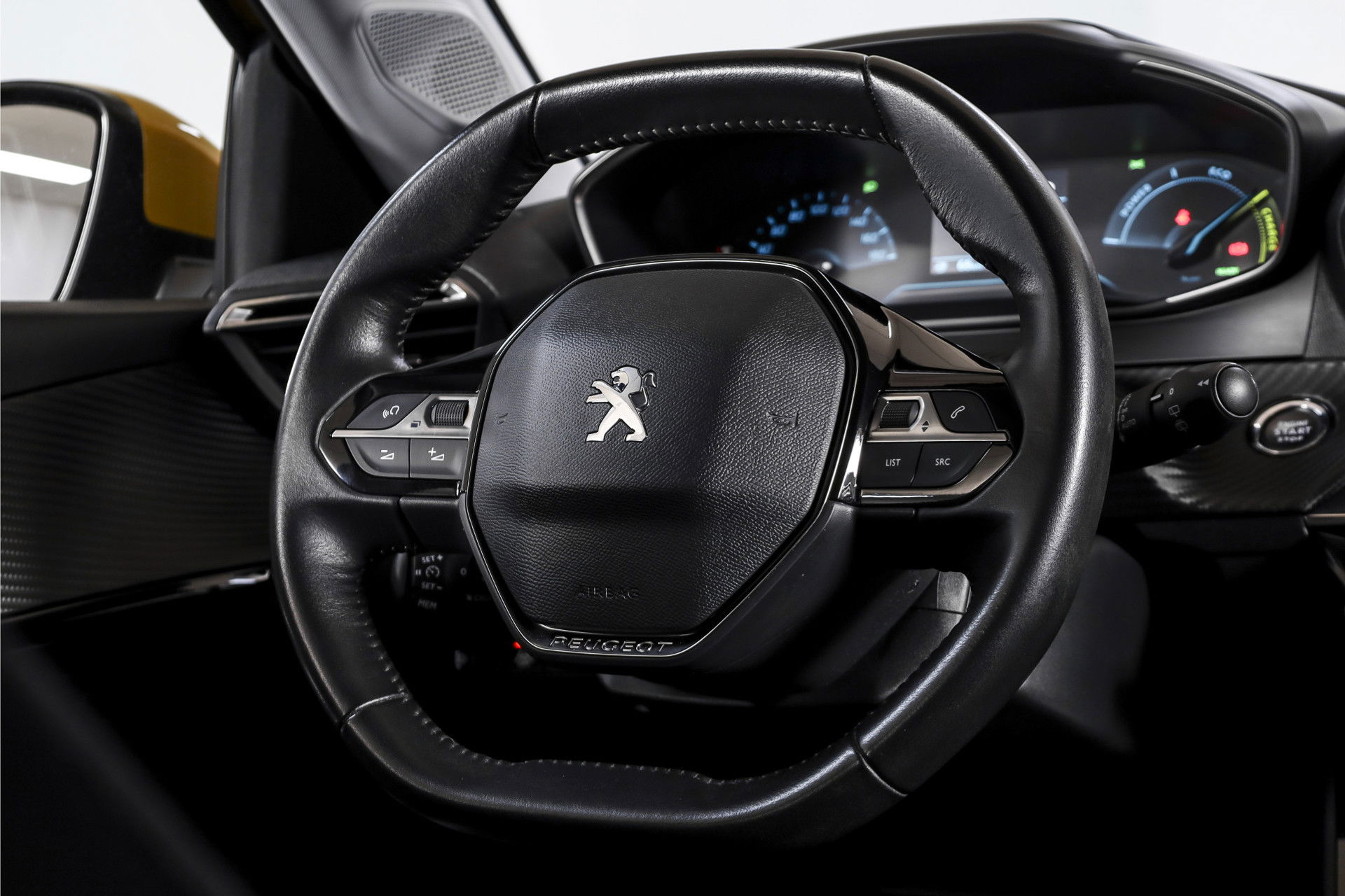Peugeot - e-208