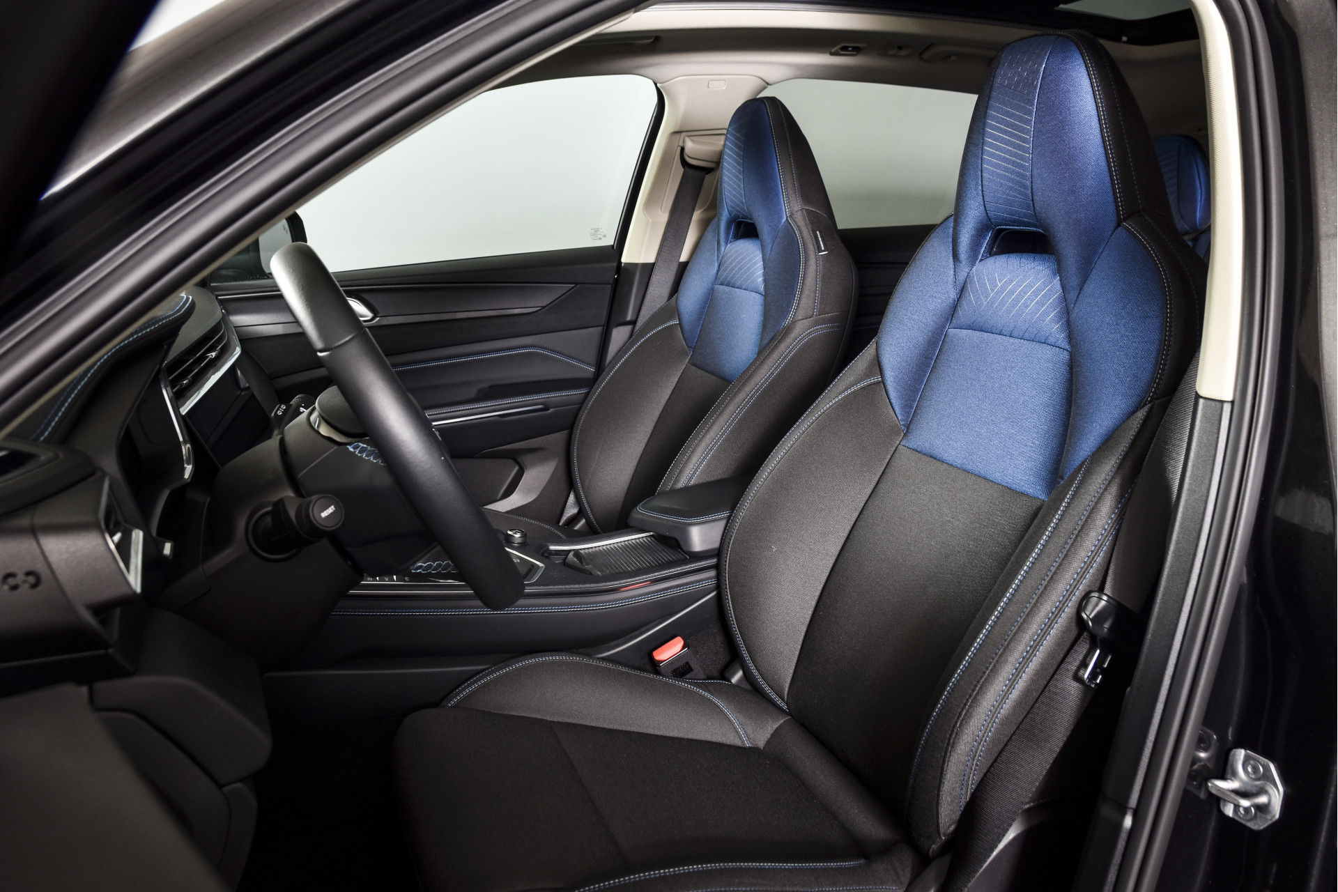 Lynk & Co - 01