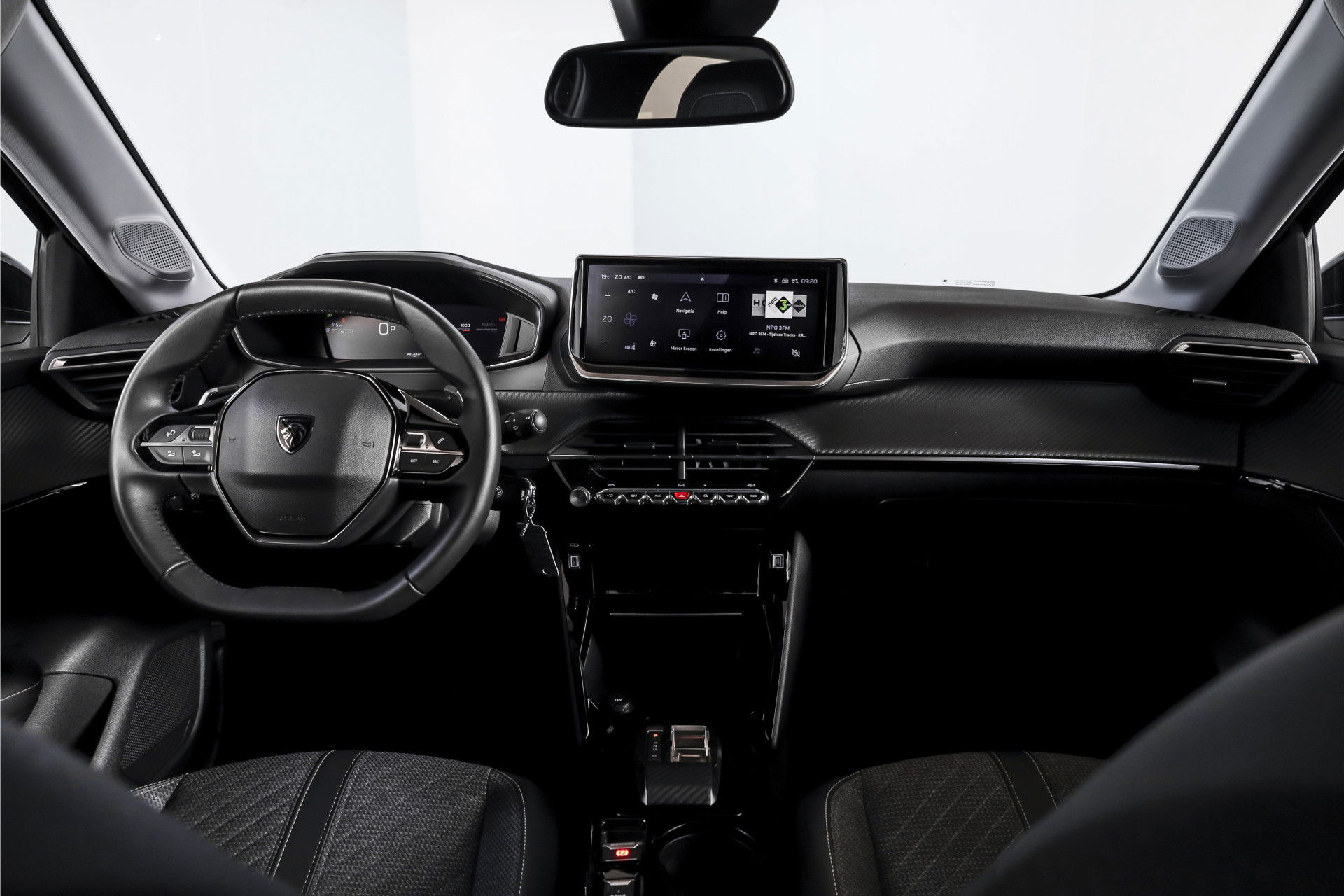Peugeot - 208