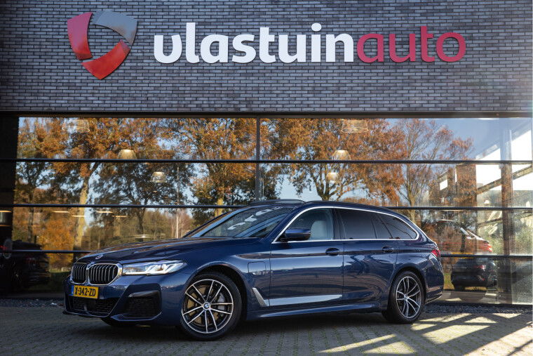 Foto van BMW 5 Serie Touring 530e xDrive High Executive M-Sport