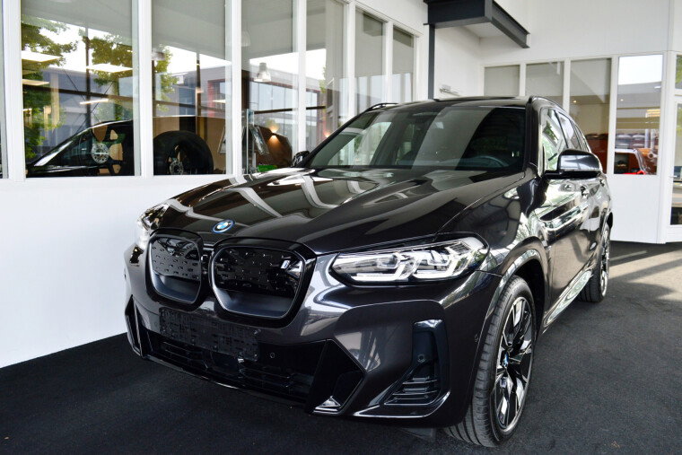 Foto van BMW iX3 High Exe M-Sportedition | Trekhaak | Stuurwiel Verw.