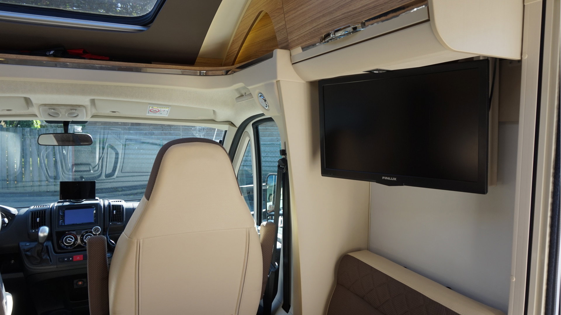 Adria CORAL S 670SL Automaat 150pk Airco Luchtvering Lengtebedden 5 zitplaatsen - foto 20