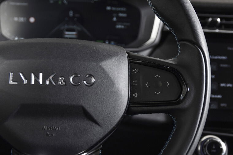 Lynk & Co - 01