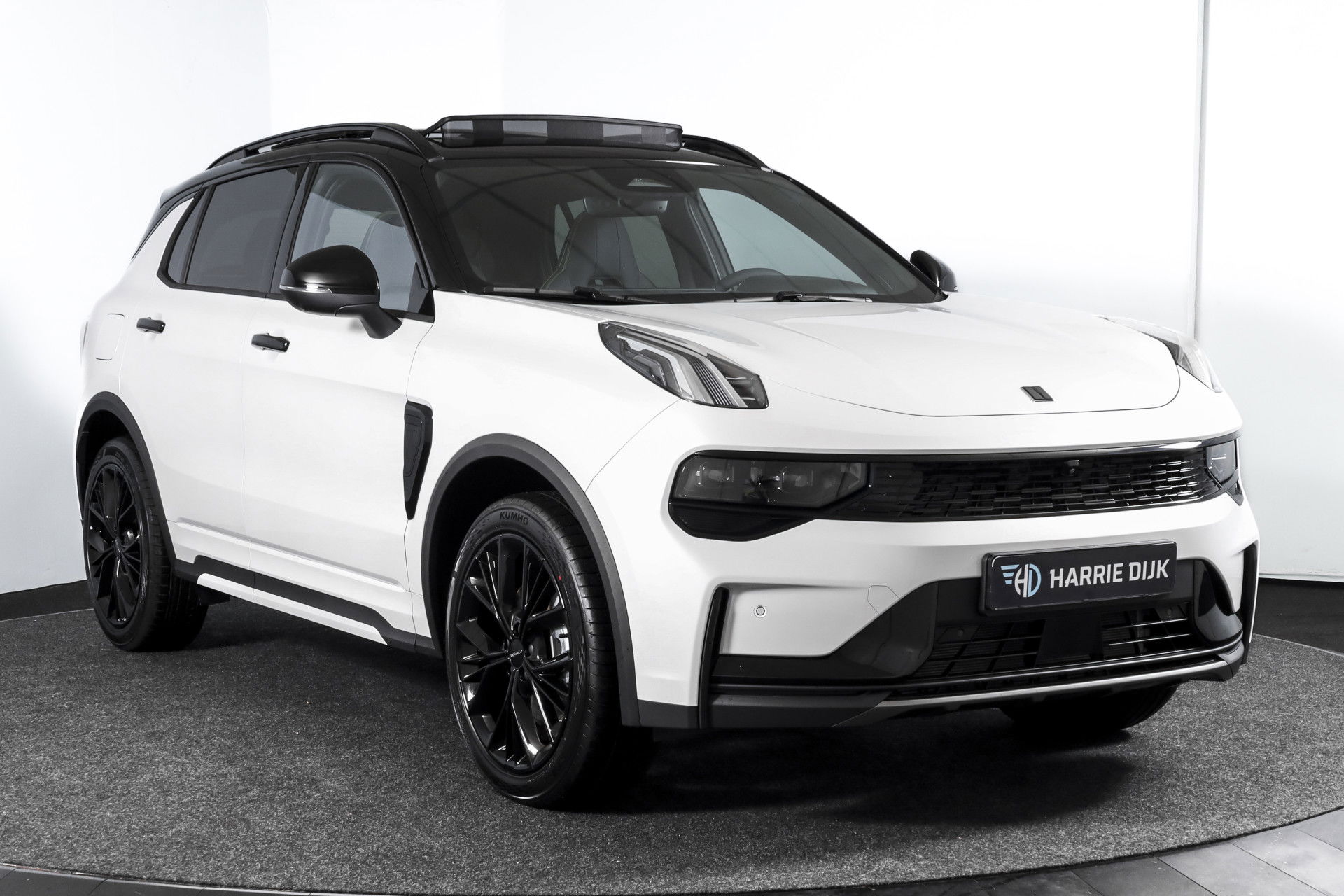 Lynk & Co - 01