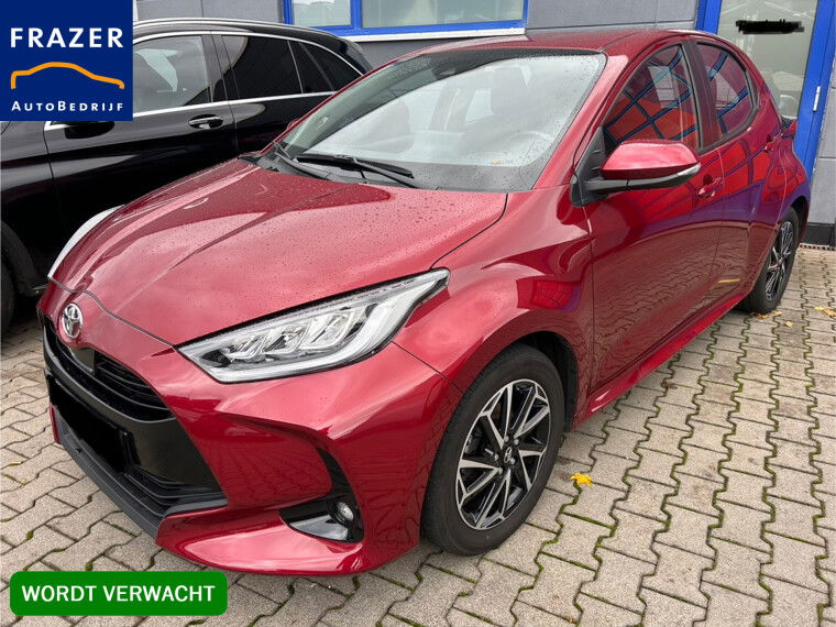 Foto van Toyota Yaris 1.5 VVT-i DYNAMIC / LED / CRUISE / CARPLAY / RIJKLAAR