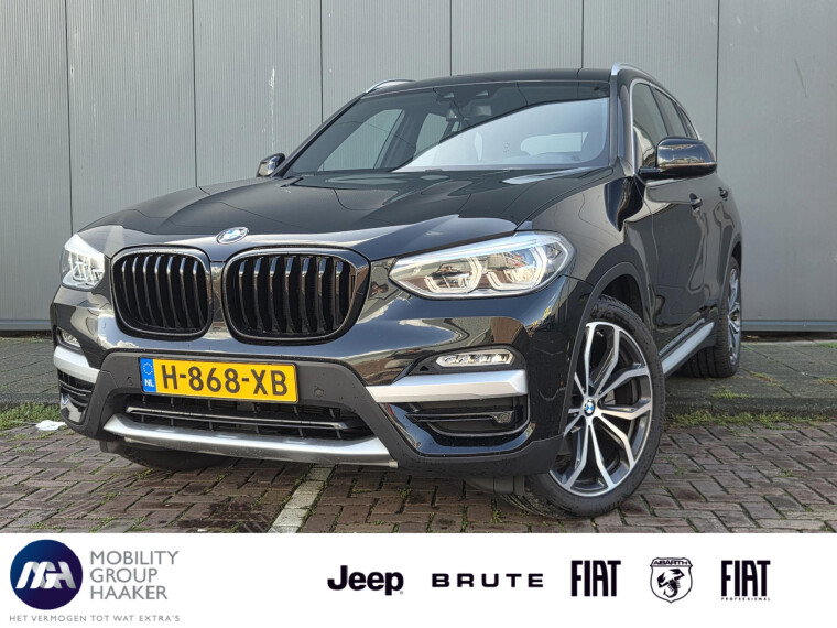 Foto van BMW X3 sDrive20i Launch Edition High Executive