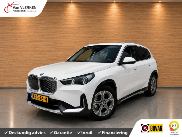 Foto van BMW iX1 eDrive20 67 kWh Leder bekleding stoelverwarming