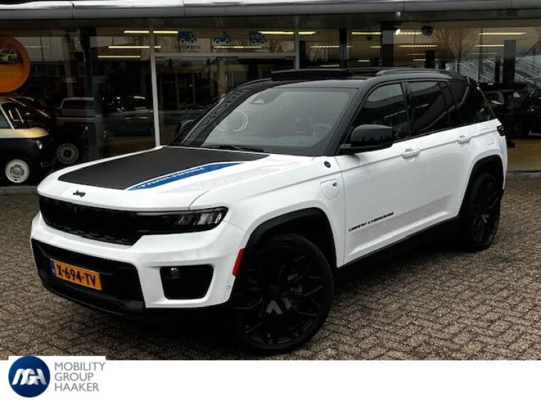 Foto van Jeep Grand Cherokee Trailhawk 4xe Plug-in Hybrid | 22" BRUTE velgen |