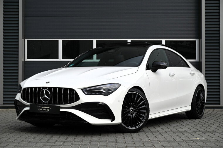 Foto van Mercedes-Benz CLA-Klasse 180 AMG / PANO / NIGHT / CLA 45 PAKKET / 360 CAMERA / SFEERVERLICHTING / LED / FACELIFT