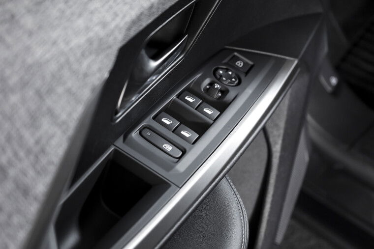Peugeot - 5008