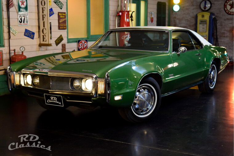 Oldsmobile Toronado 2D Hardtop Coupe