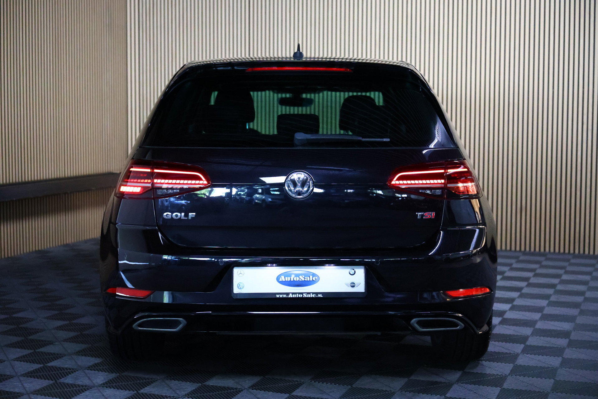 Volkswagen 1.5 TSI Highline Business R DSG NAVI DYNAUDIO ACC CLIMA STOELVW LED '17 - foto 10