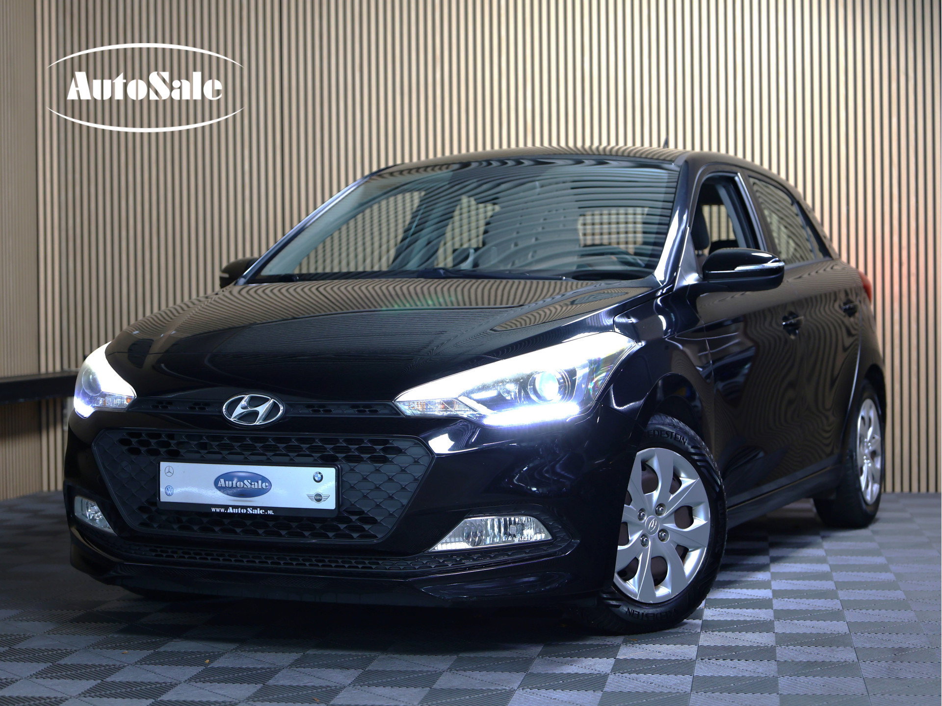 Hyundai 1.2 HP i-Motion Comfort CRUISE CLIMA BT THAAK '15 - foto 1
