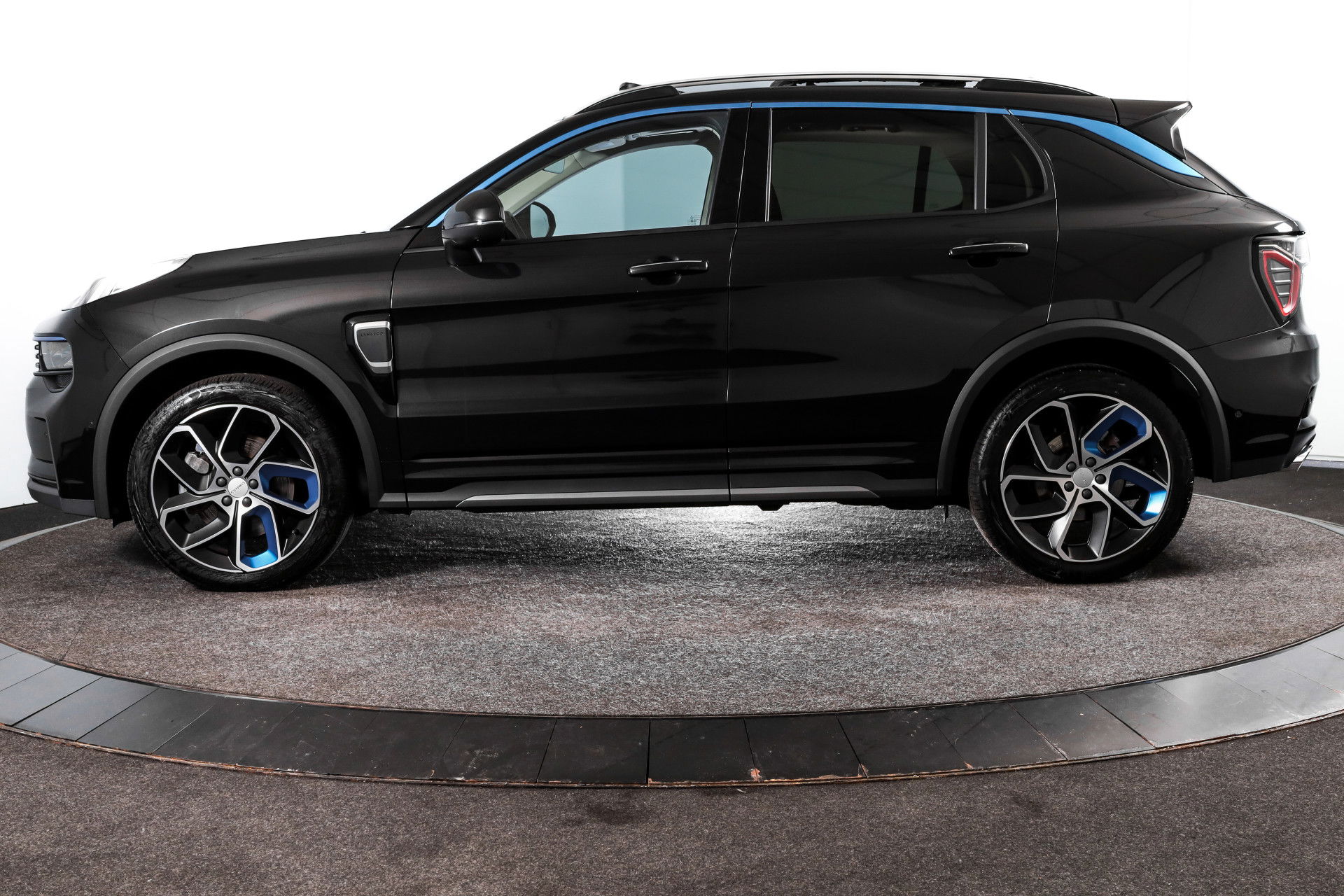 Lynk & Co - 01