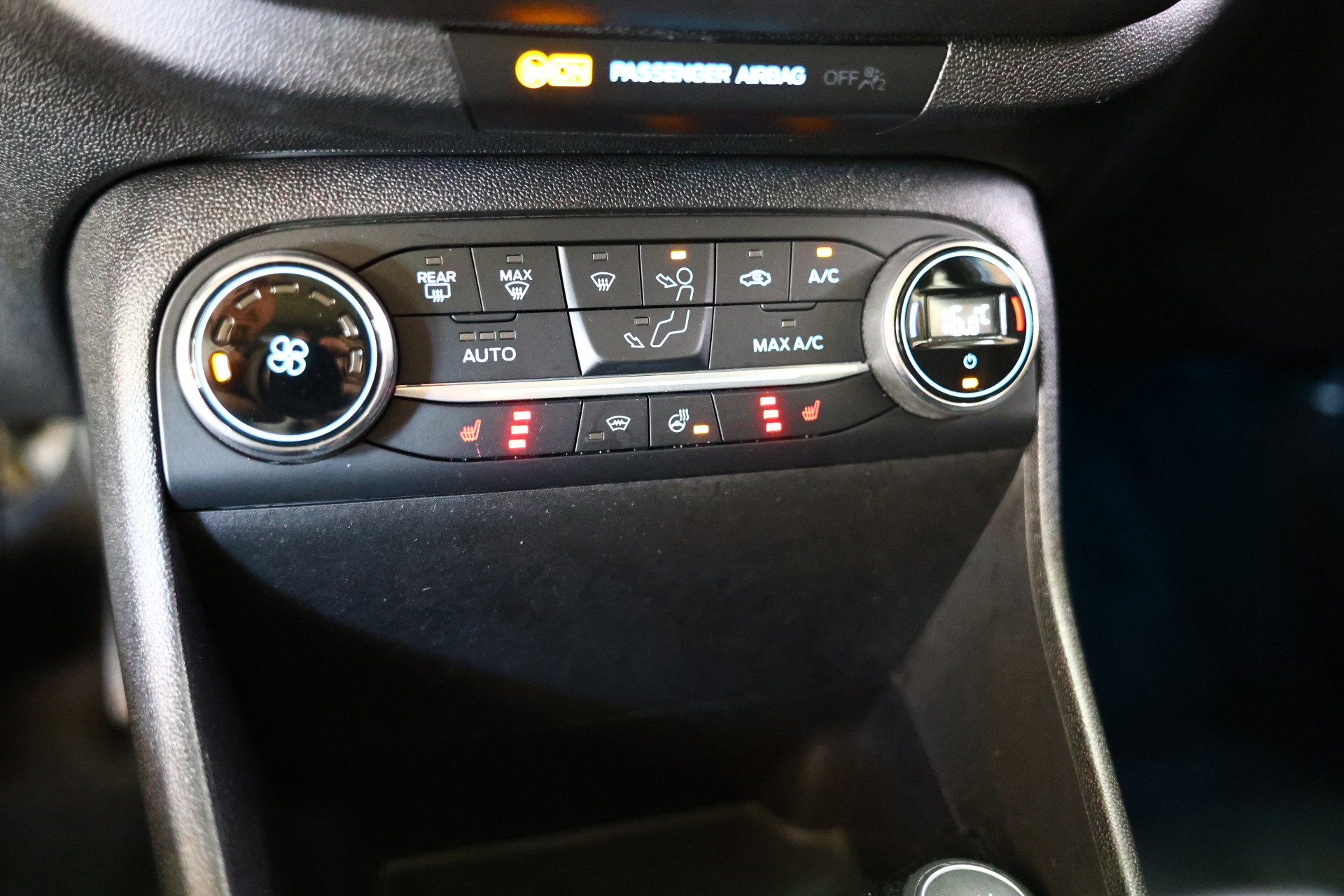 Ford 1.0 EcoBoost Titanium NAVI Automaat Camera PDC 4 x OP VOORRAAD Ass. - foto 17