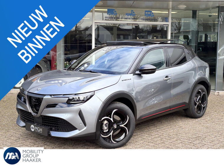 Foto van Alfa Romeo Junior 1.2 Turbo Hybrid Ibrida Speciale