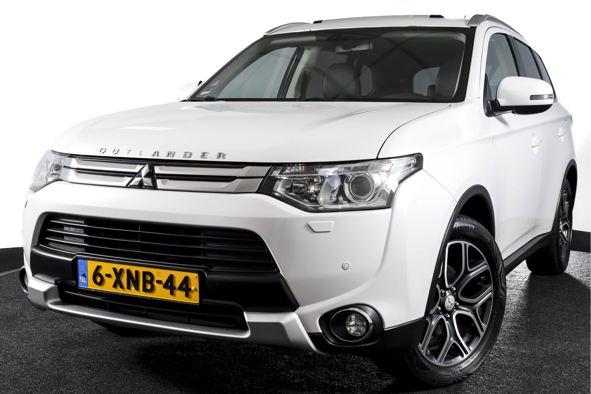Mitsubishi - Outlander