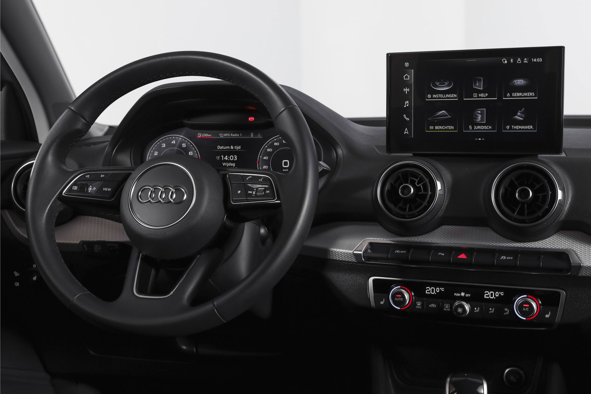 Audi - Q2