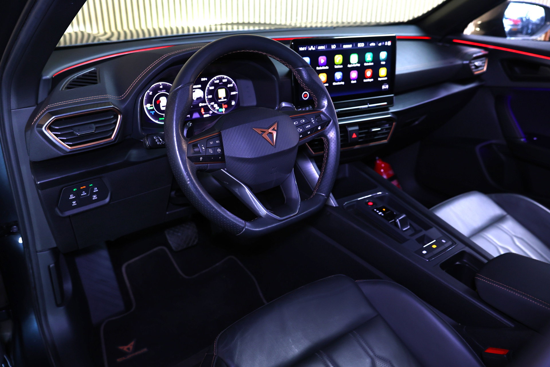 CUPRA 1.4 e-Hybrid Adrenaline AVM CARPLAY NAVI PANO MEMORY VIRTUAL CAMERA SFEER "23 - foto 32