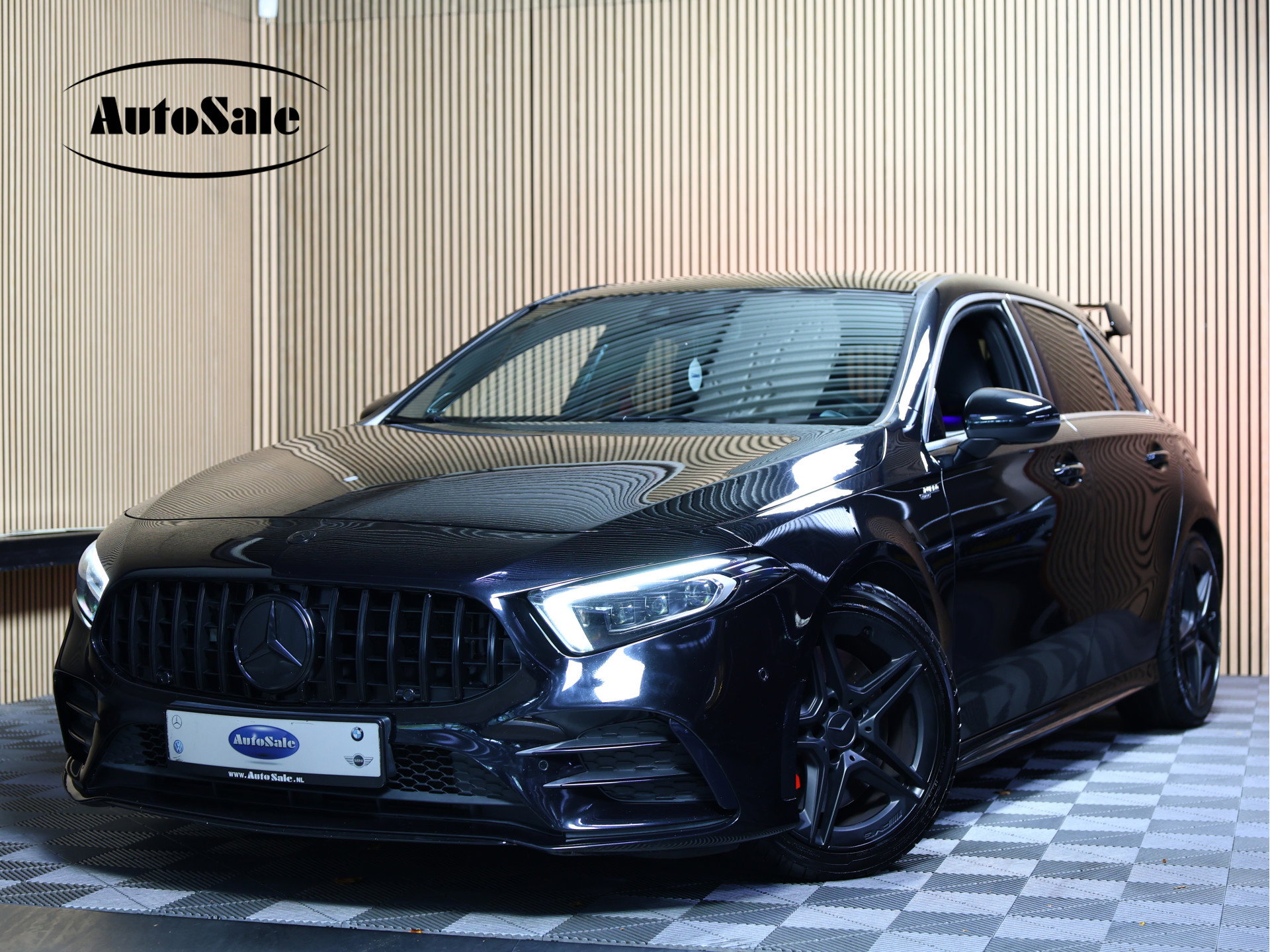 Mercedes-Benz AMG 35 4MATIC PANO NAVI CAMERA VIRTUAL CRUISE CLIMA SFEER STOELVW BT '19 - foto 1