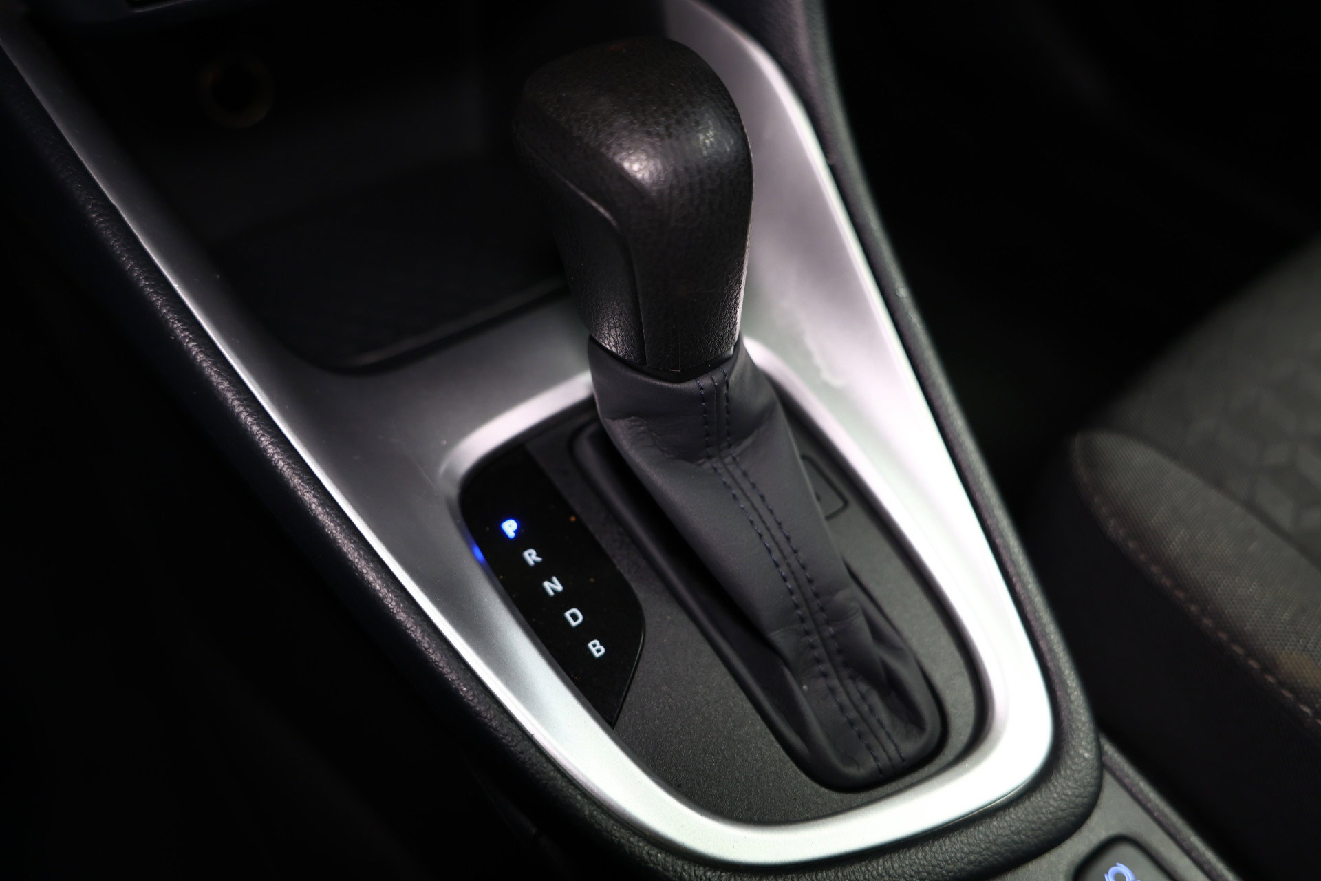 Toyota 1.5 Hybrid Business Plus AUTOM CLIMA CAMERA CRUISE CARPLAY LANE STOELVW '23 - foto 25