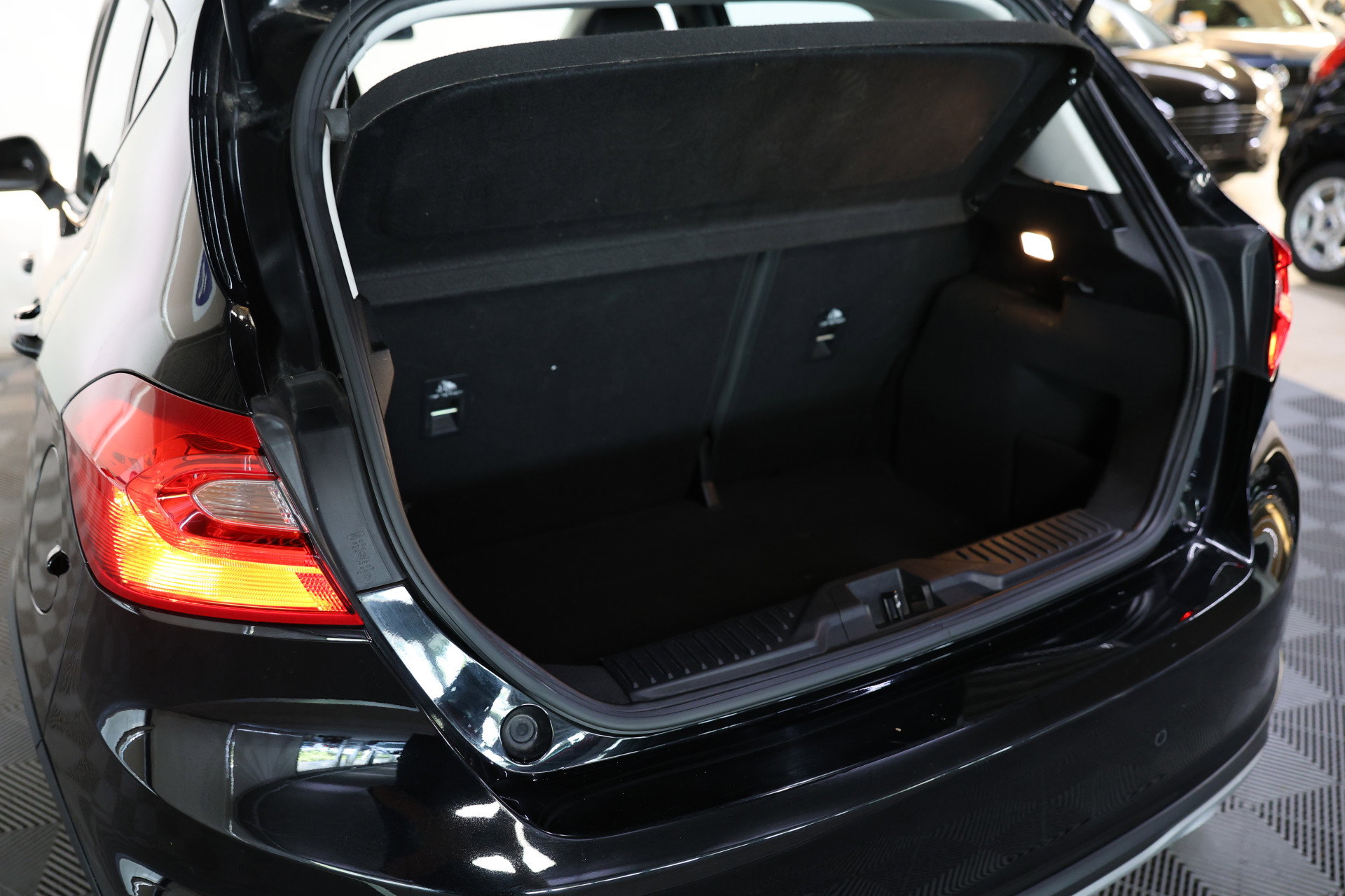 Ford 1.0 EcoBoost ACTIVE X DUURSTE UITV AUTOMAAT PANORAMA DAK CARPLAY '18 - foto 25