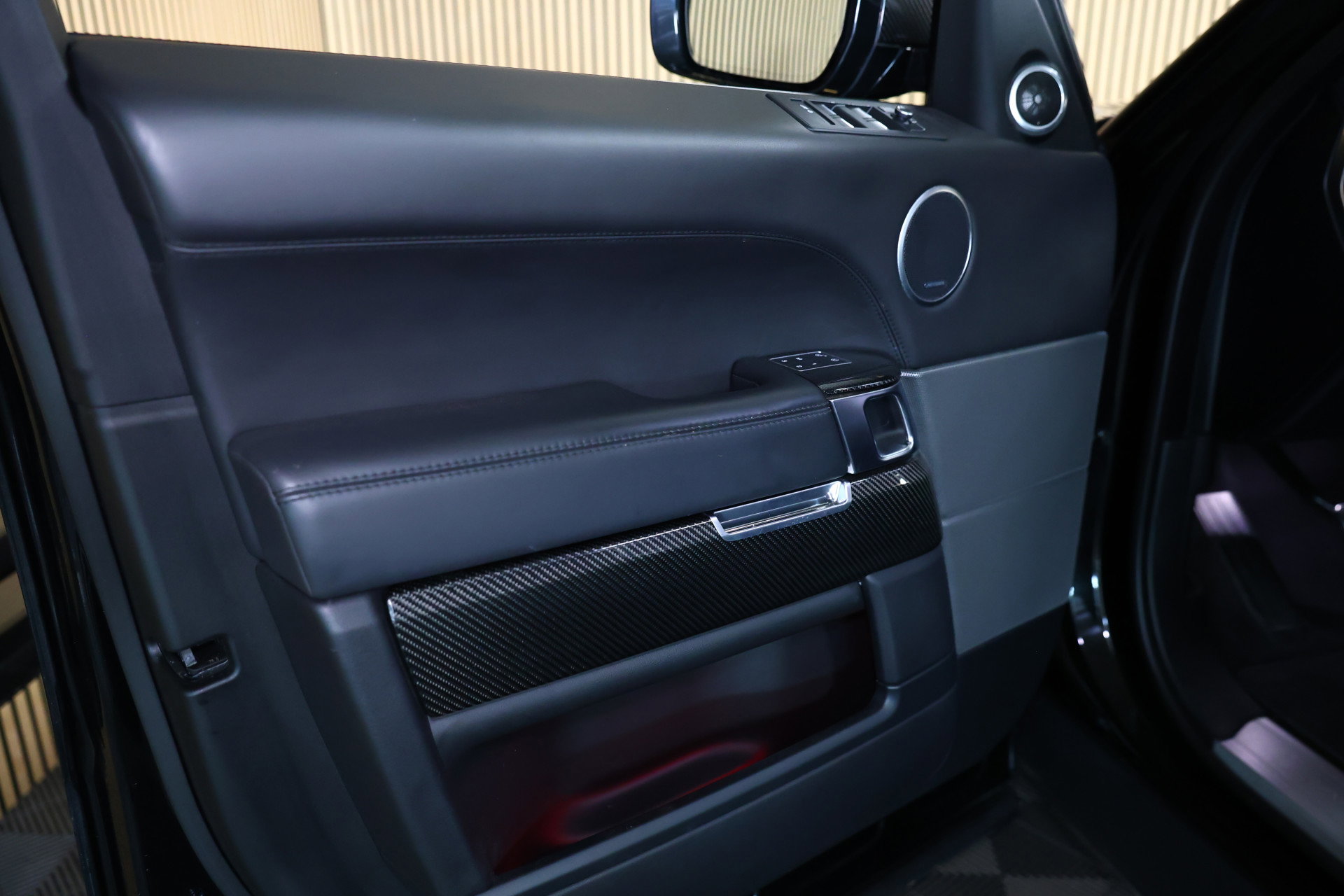 Land Rover 5.0 V8 Supercharged SVR Carbon Edition AVM Full Option! - foto 17