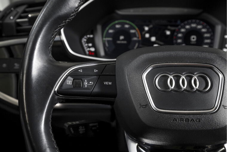 Audi - Q3