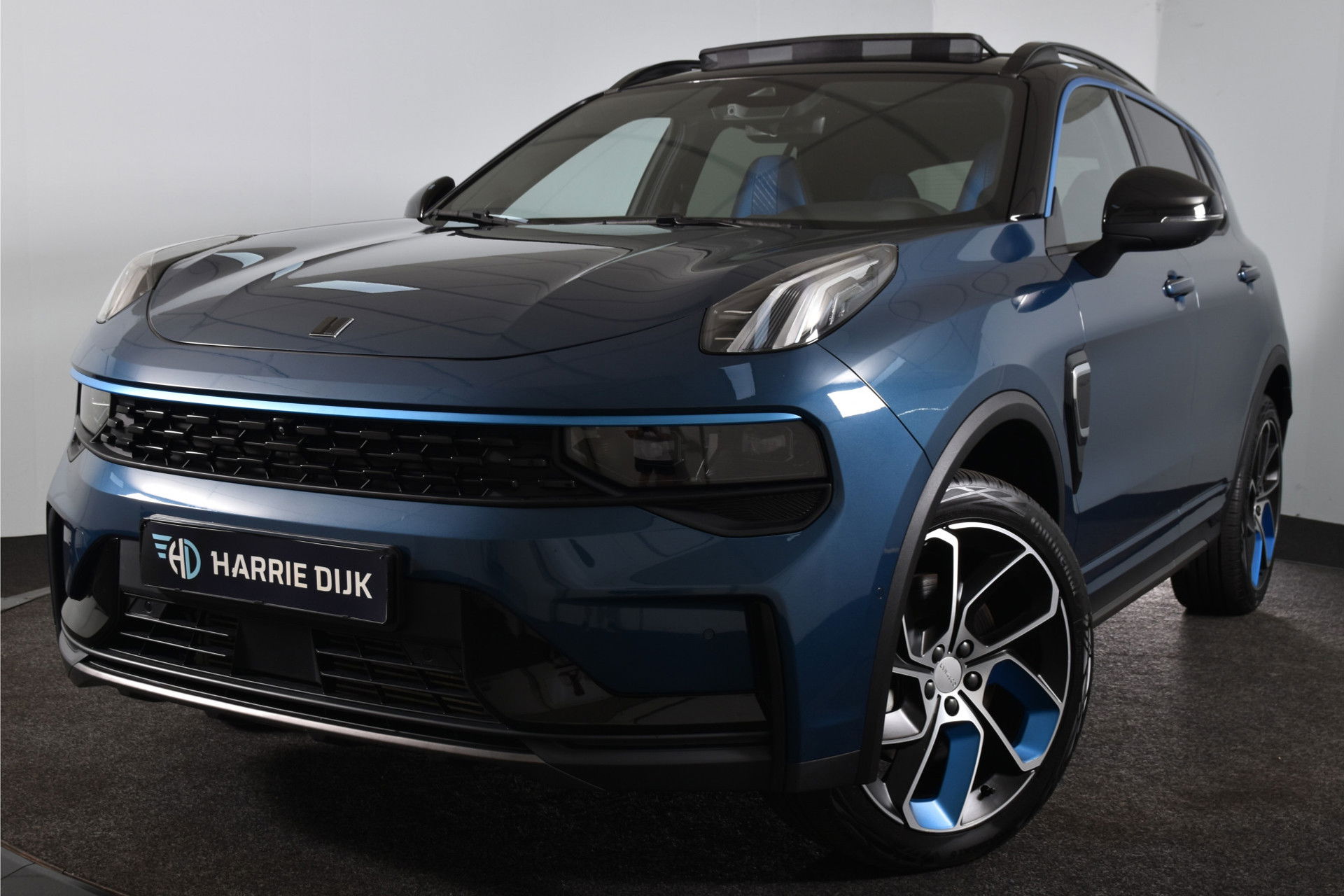 Lynk & Co - 01