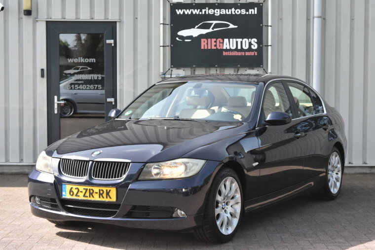 Foto van BMW 3-serie 325i Executive – 2008 | Nederlandse auto | Zes-in-lijn | Handgeschakeld | Mooie uitvoering | Nette staat