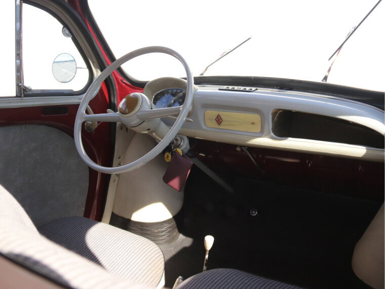 Renault - 4CV Quatre Chevaux