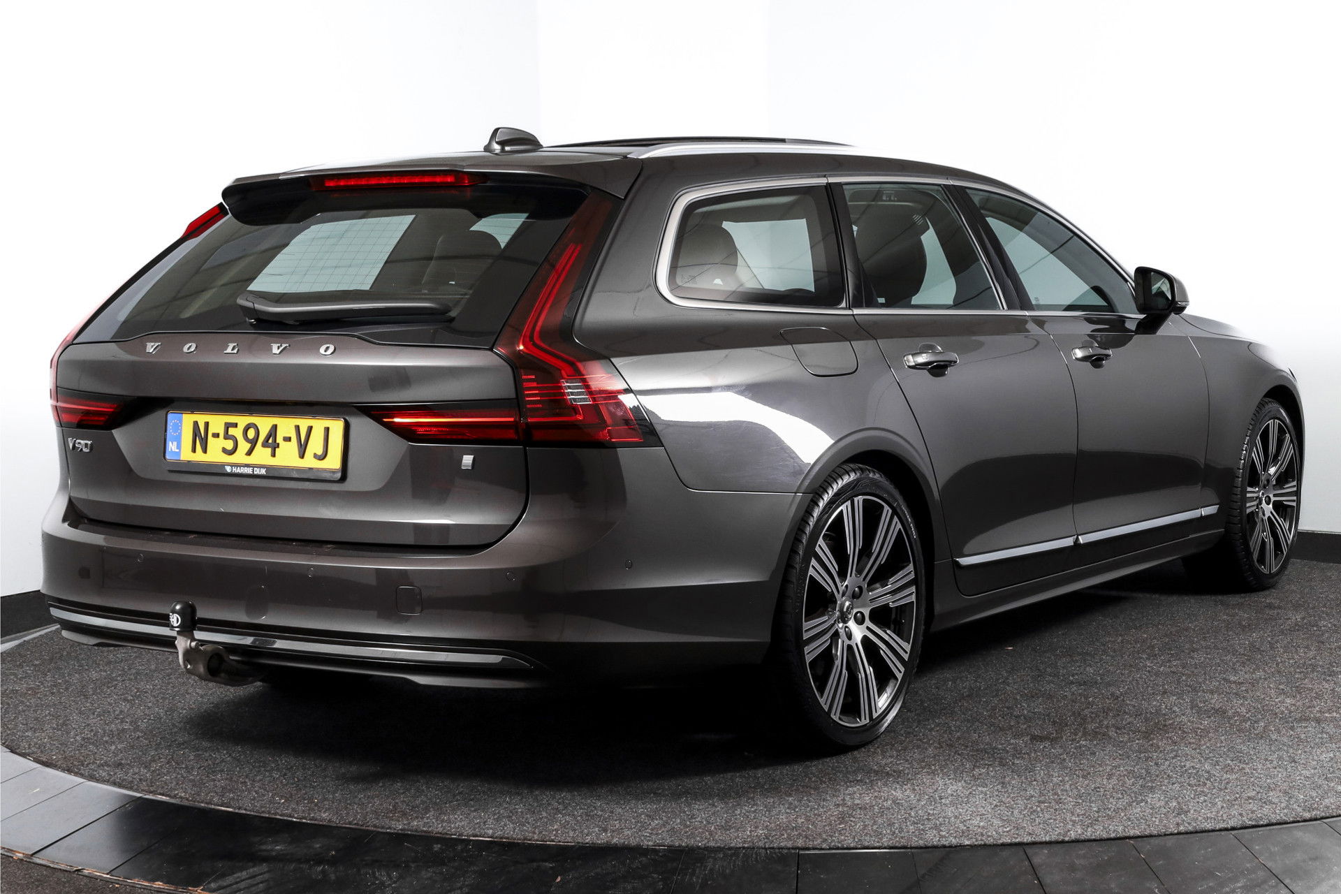 Volvo - V90