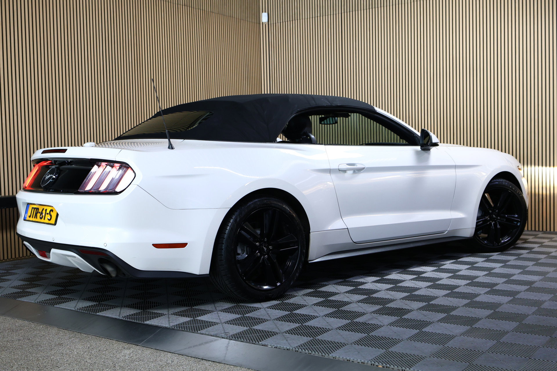 Ford Convertible 2.3 EcoBoost AVM NAVI CLIMA CAMERA KEYLSS PDC CRUISE LEDER SUBWH "19 - foto 5