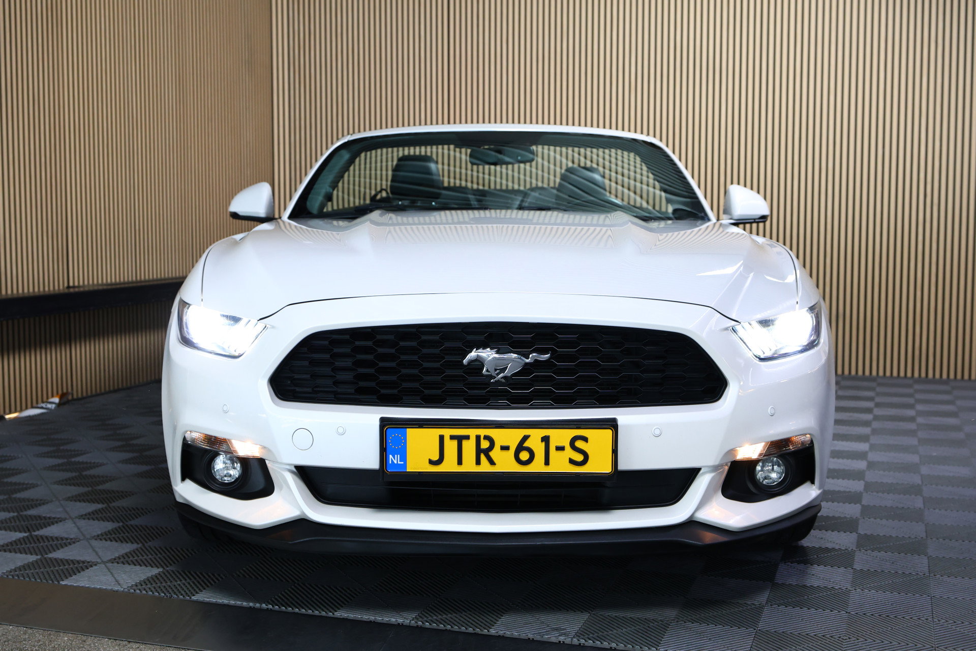 Ford Convertible 2.3 EcoBoost AVM NAVI CLIMA CAMERA KEYLSS PDC CRUISE LEDER SUBWH "19 - foto 7