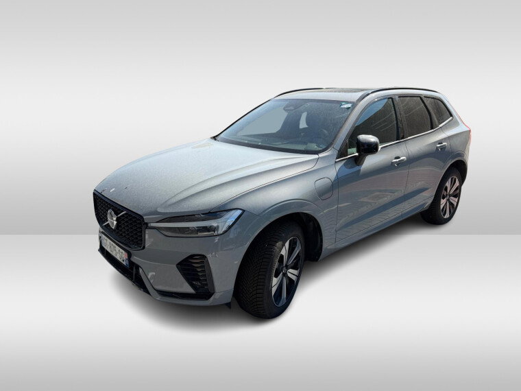 Foto van Volvo XC60 2.0 T6 Plug-in hybrid AWD Plus Dark