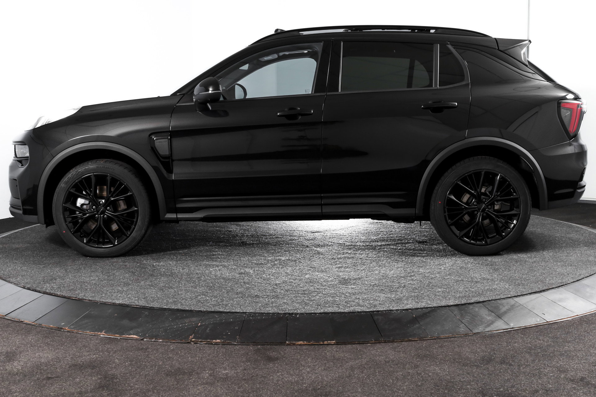 Lynk & Co - 01