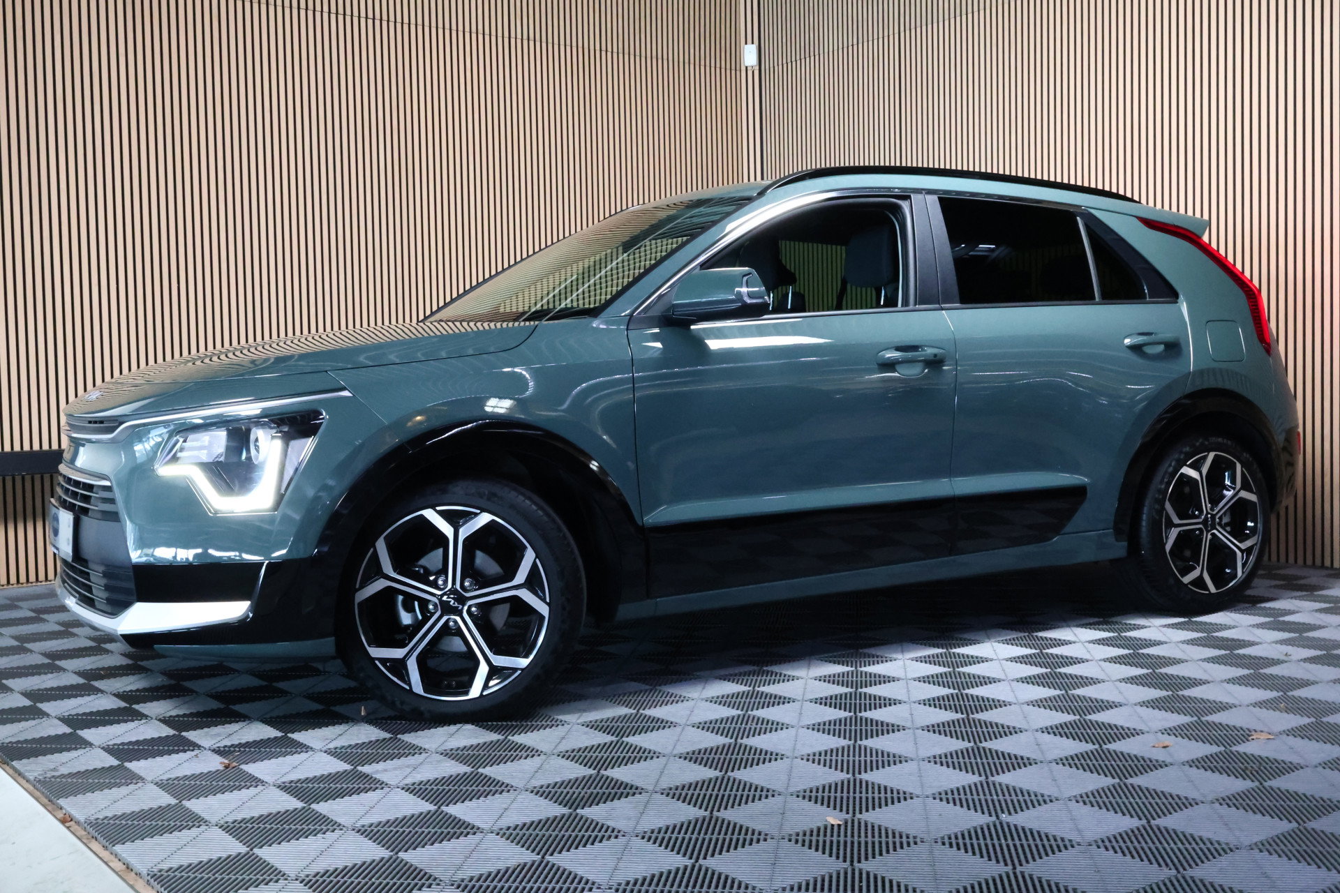 Kia 1.6 GDi Hybrid DynamicLine AVM NAVI LANE CAMERA PDC CLIMA DAB "23 - foto 9