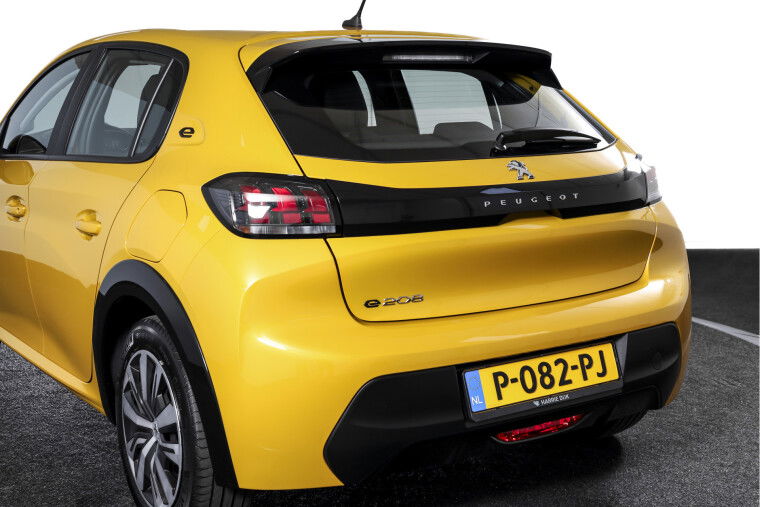 Peugeot - e-208