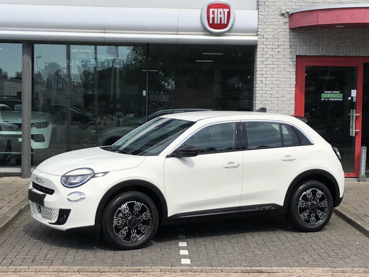 Foto van Fiat 600 1.2 Hybrid Icon