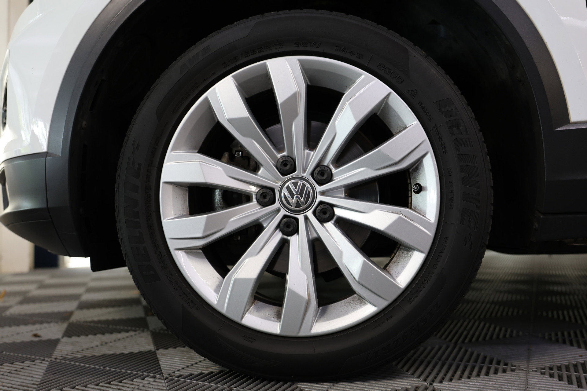 Volkswagen 1.0 TSI R-Line CLIMA VIRTUAL PDC CARPLAY CAMERA PANO LANE+FRONT Ass. '19 - foto 4
