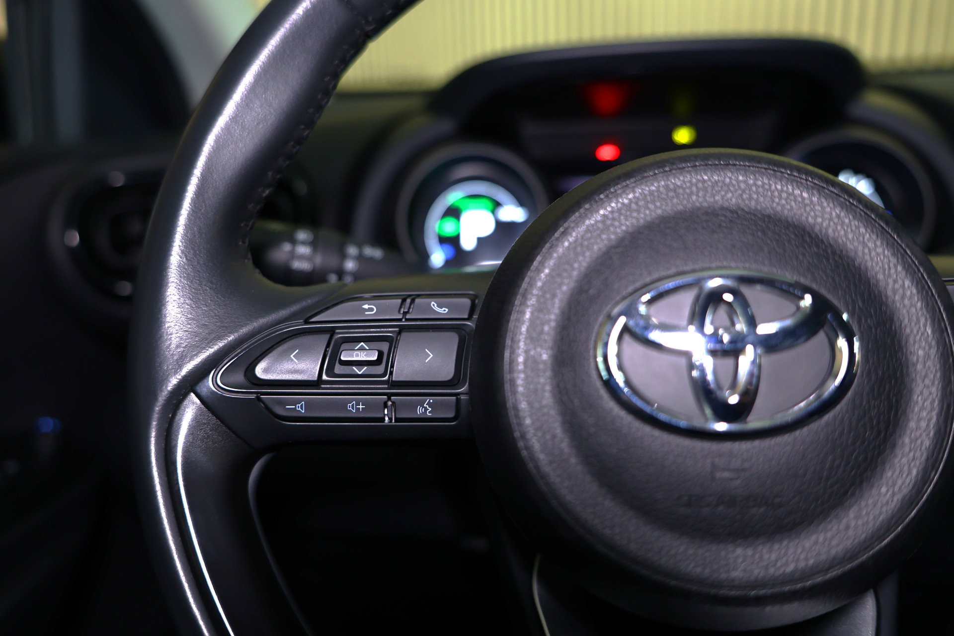 Toyota 1.5 Hybrid Business Plus AUTOM CLIMA CAMERA CRUISE CARPLAY LANE STOELVW '23 - foto 14