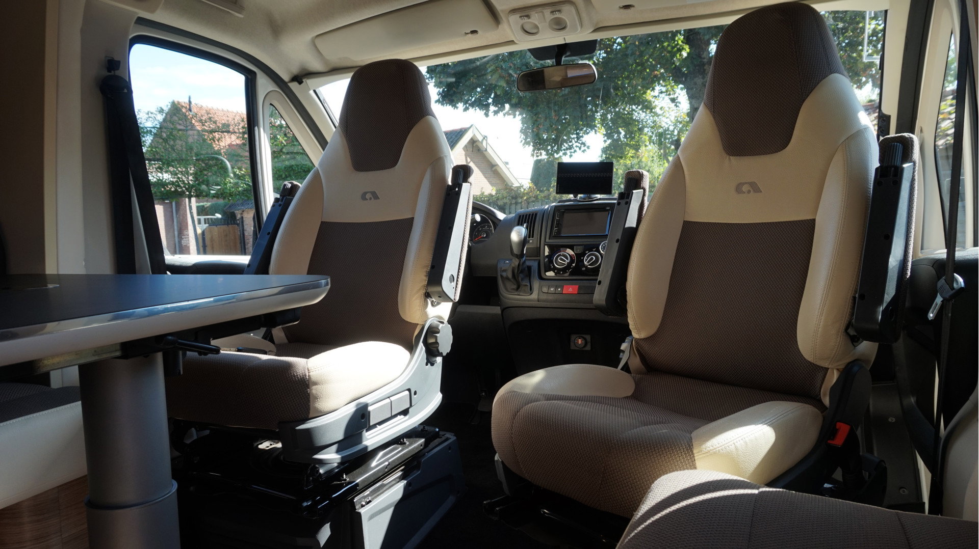 Adria CORAL S 670SL Automaat 150pk Airco Luchtvering Lengtebedden 5 zitplaatsen - foto 19