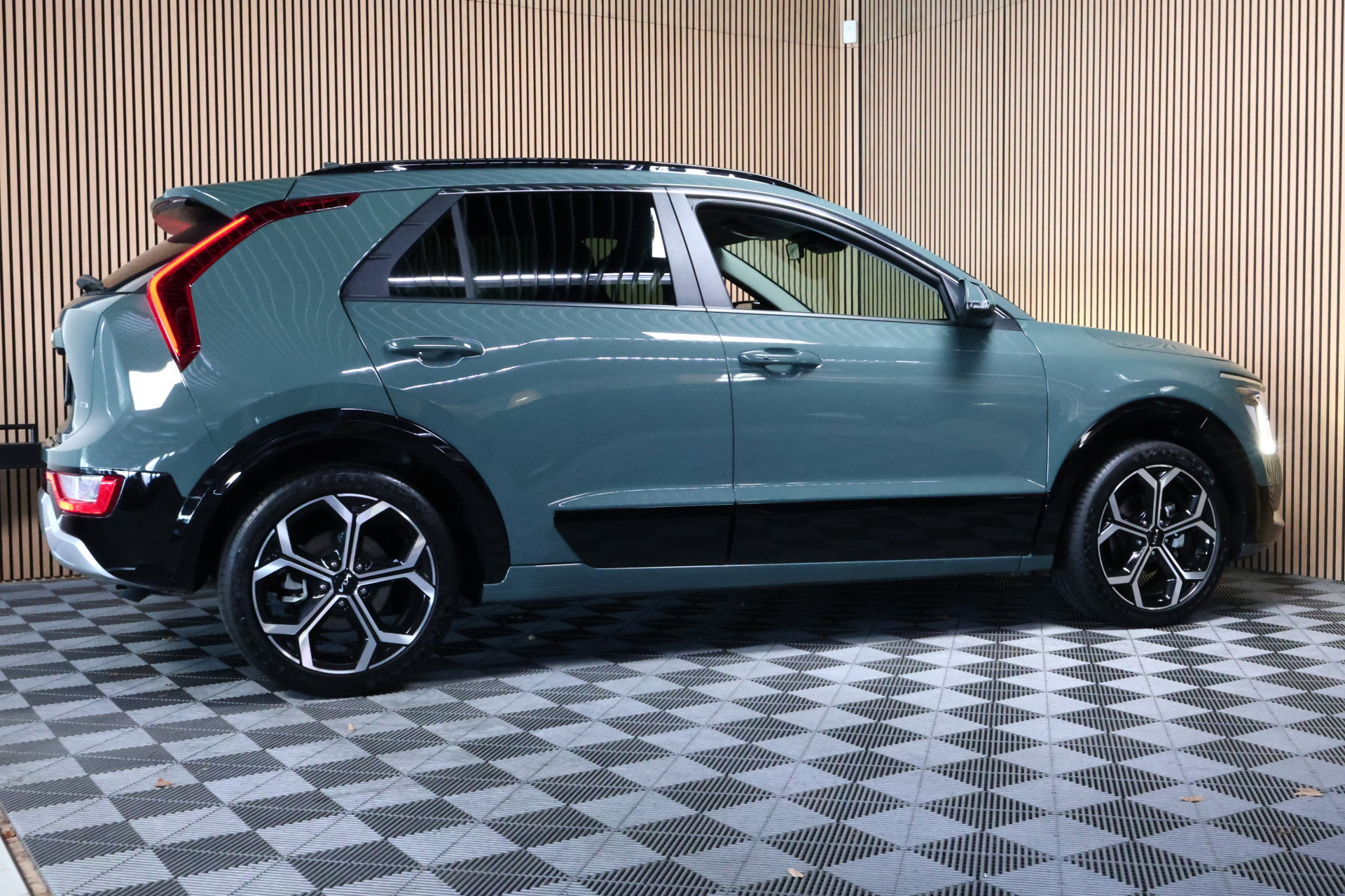 Kia 1.6 GDi Hybrid DynamicLine AVM NAVI LANE CAMERA PDC CLIMA DAB "23 - foto 6
