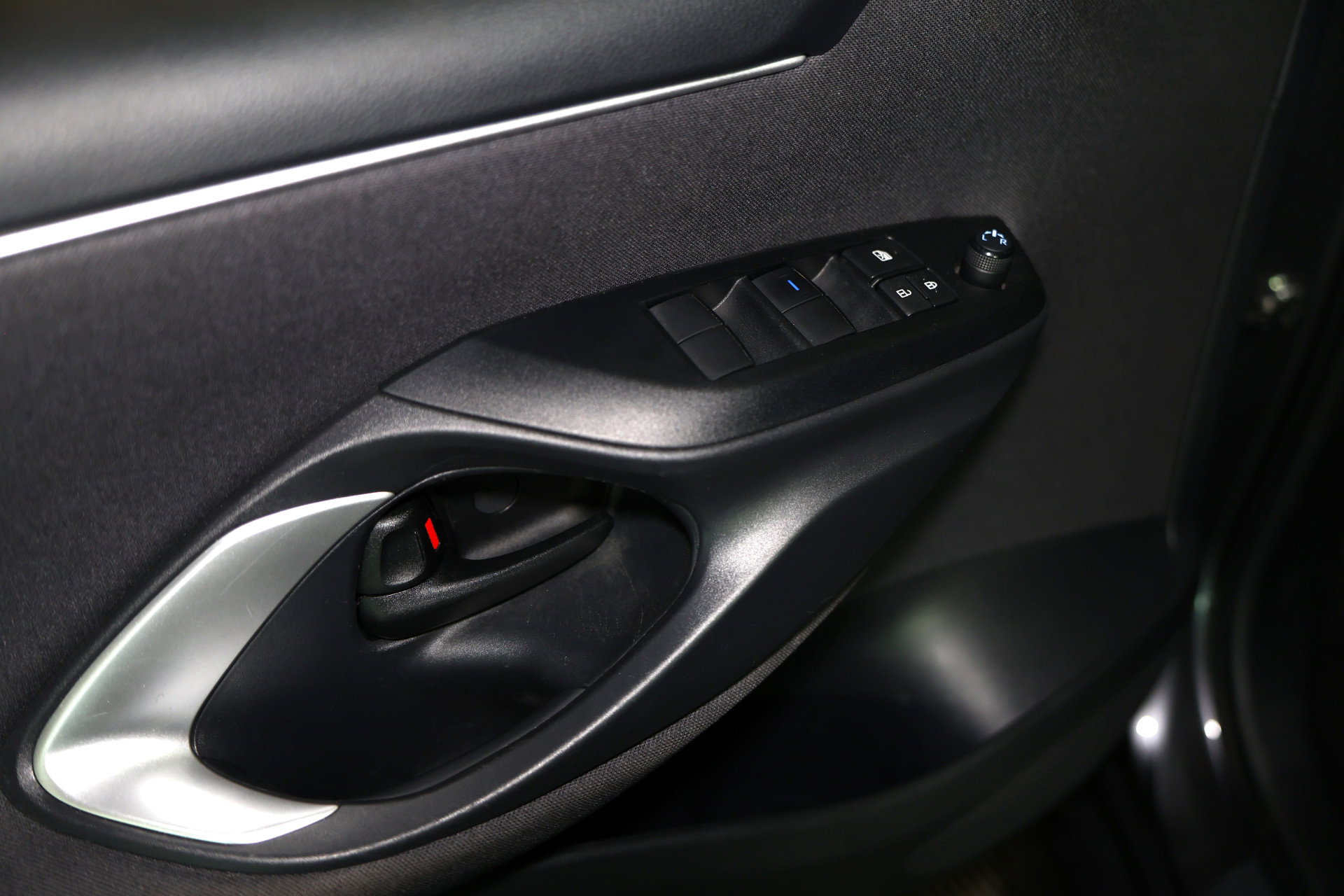 Toyota 1.5 Hybrid Business Plus AUTOM CLIMA CAMERA CRUISE CARPLAY LANE STOELVW '23 - foto 12