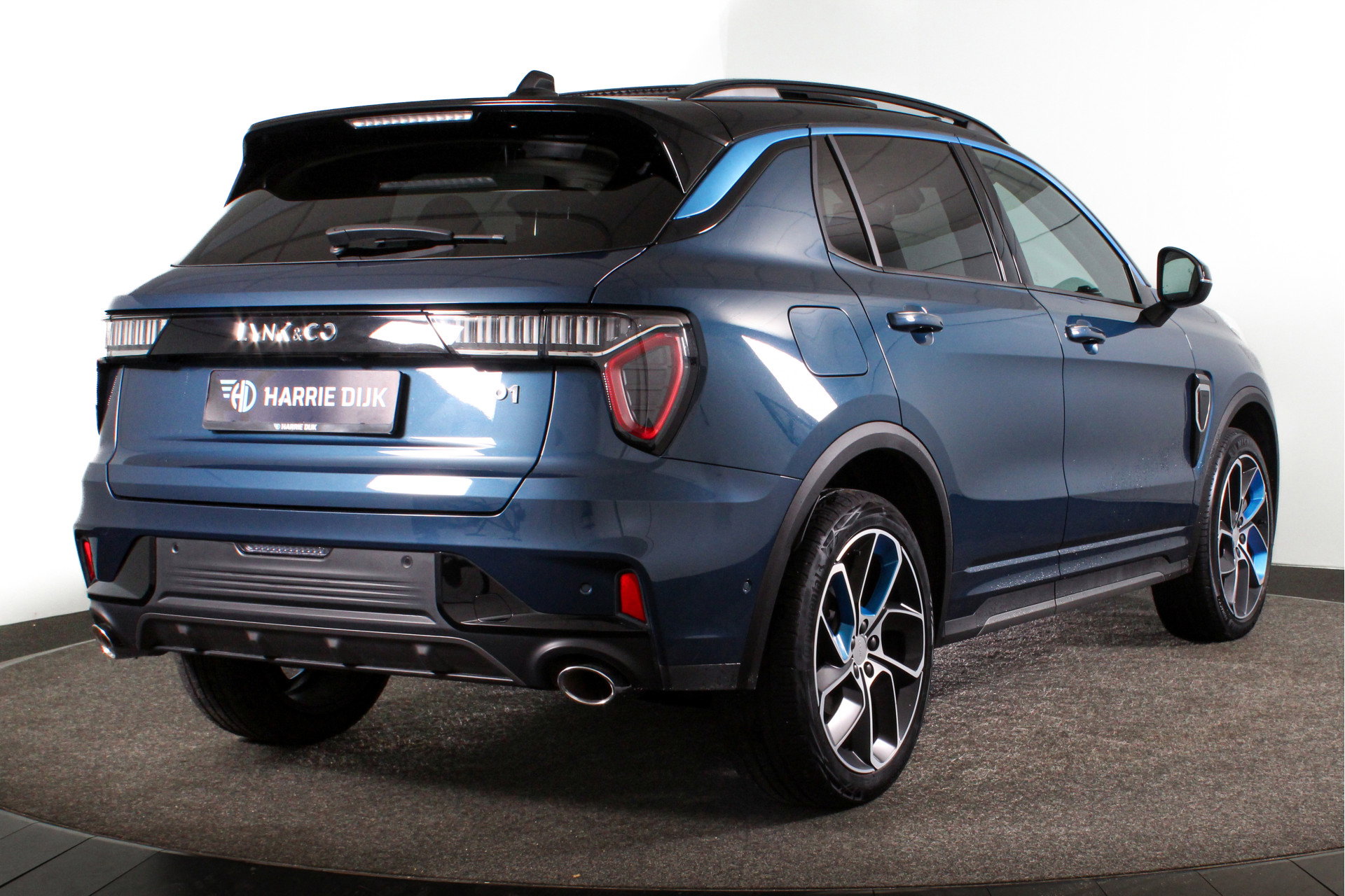 Lynk & Co - 01